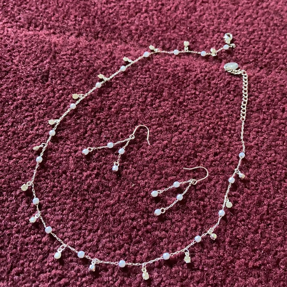 Claire’s necklace & earring set